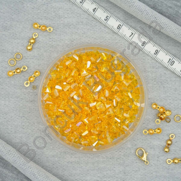 6 mm Üçgen Kristal  Boncuk