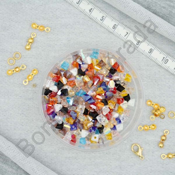 6 mm Üçgen Kristal  Boncuk